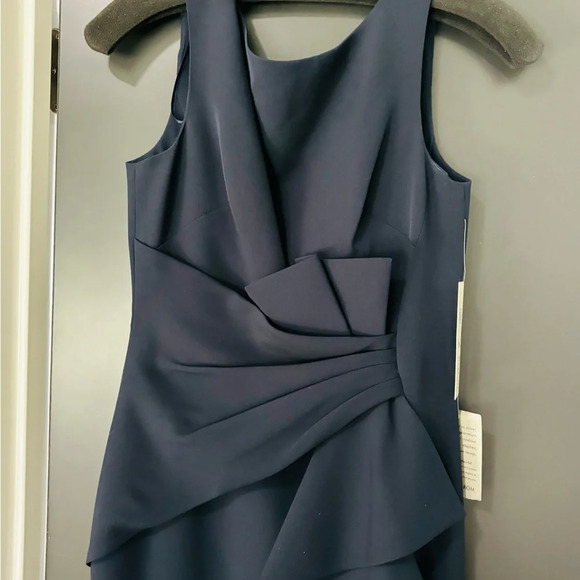 Eliza J Ruffle Front Gown - Picture 6 of 11